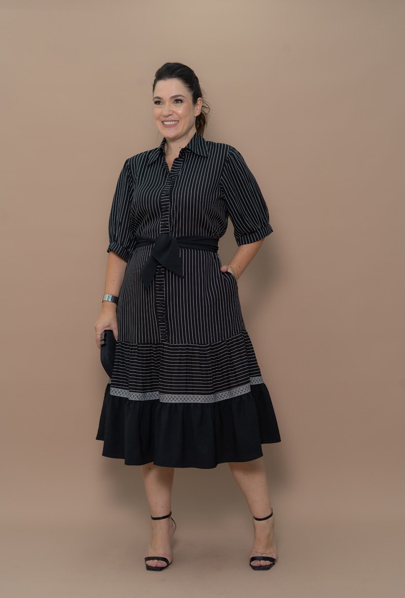 Vestido Luciana Pais Midi Bandagem Fenda Lateral Botões Dourados